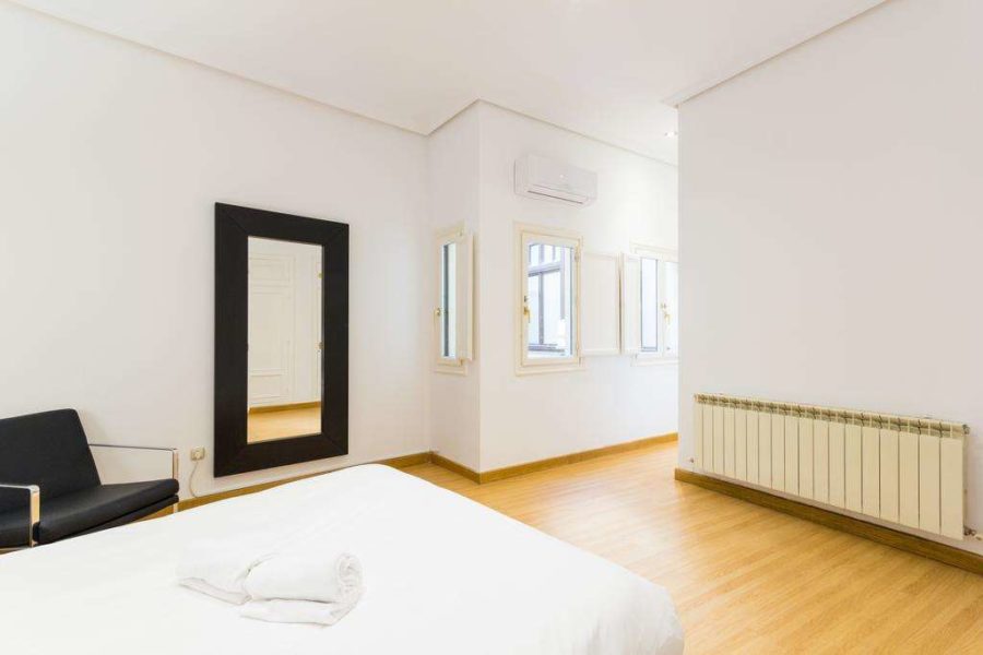 Schöne, geräumige zwei Zimmer Wohnung in Duisburg, Dellviertel, 47051 Duisburg, Wohnung