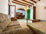 Idyllisches mallorquines Stadthaus mit Ausbaureserve, 240 qm, 3 SZ, 1Bad, Garage, Brunnen, Innenhof - Wohnzimmer