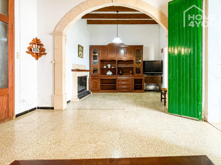 Idyllisches mallorquines Stadthaus mit Ausbaureserve, 240 qm, 3 SZ, 1Bad, Garage, Brunnen, Innenhof, 07519 Maria de la Salut (Spanien), Stadthaus