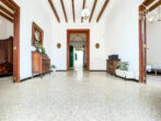 Idyllisches mallorquines Stadthaus mit Ausbaureserve, 240 qm, 3 SZ, 1Bad, Garage, Brunnen, Innenhof - Eingangsbereich