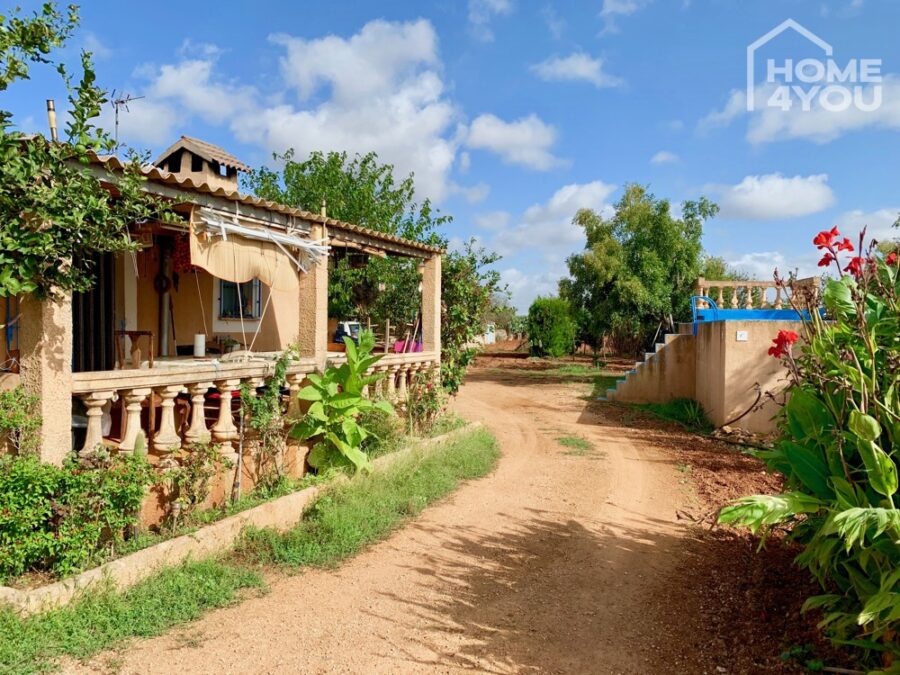 Idylle pur: Finca 100 qm, Pool, Solar, Brunnen und Nebengebäude auf 21.000 qm Area mit Steinmauern., 07200 Felanitx (Spanien), Ferienhaus