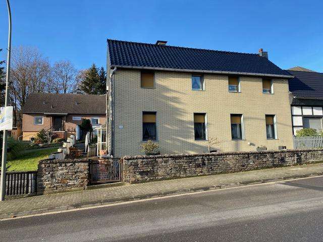 LEICHLINGEN -die Trompete ruft !!! Generationenhaus mit Einliegerwohnung inkl. Halle/ Garagen, 42799 Leichlingen, Einfamilienhaus