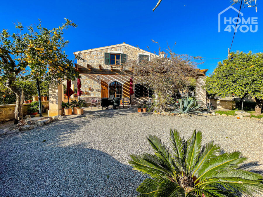 Traumhafte mallorquinische Naturstein-Finca mit Gästehaus, 284qm, 5SZ, 4 BZ, Terrassen u. Obstgarten, 07510 Sineu (Spanien), Villa