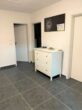 Top 3 Familienhaus in guter Lage Richtung Süd/ Westen NEUWERTIG - Flur in der mitte der Wohnung