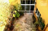 Solides Stadthaus, 265 qm, zentrale Lage, Innenhof, Kamin, Zentralheizung zum sofortigen Einzug. - Patio