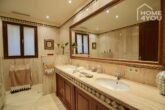 Exklusive Luxus Frontline Villa in Son Veri Nou, 850 qm, 5 SZ mit Bädern, Pool, Terrassen, Meerblick - Badezimmer 1