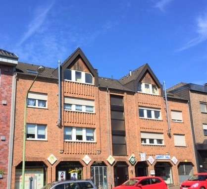 Anlageobjekt befindet sich an einer beliebten aber ruhigen Straße mit Blick ins Grüne., 52499 Baesweiler, Wohn- und Geschäftshaus