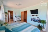 Luxus-Finca in Top-Lage, 260 qm, 3 SZ, Infinity-Pool, 33.000 qm Grund, Caports unweit Traumstrand. - Schlafzimmer 2