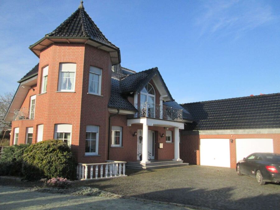 RESERVIERT Luxus mit Turm..mit viel Sonne, Gold, Säulen, Blue Pearl und Marmor mit Einliegerwohnung., 52525 Waldfeucht, Villa