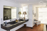 Designervilla in Calvia, 340qm, 2SZ, 2Bäder, Weinraum, Garage, Kamin, Pool, Meerblick-Sonnenterrasse - Baderzimmer