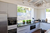 Designervilla in Calvia, 340qm, 2SZ, 2Bäder, Weinraum, Garage, Kamin, Pool, Meerblick-Sonnenterrasse - Küche