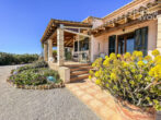 Preissensation: Hochwertige Luxusfinca, Vermietlizenz, 250 qm, 3 SZ, 2 Bad, Pool, Garage, Strandnähe - Eingang
