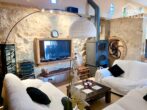Leben und Arbeiten in perfekter Harmonie: hochwertiges Chalet, 300 qm, 3 SZ , Pool und Vermietlizenz - Wohnzimmer