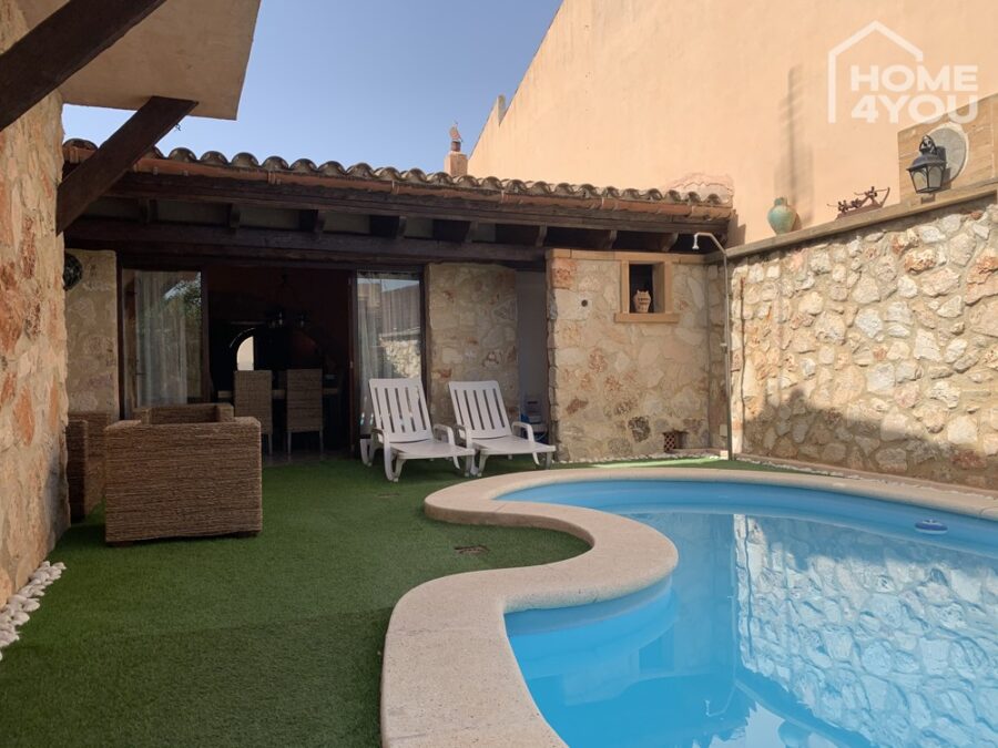 Leben und Arbeiten in perfekter Harmonie: hochwertiges Chalet, 300 qm, 3 SZ , Pool und Vermietlizenz, 07260 Porreres (Spanien), Stadthaus