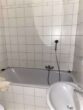 Eigennutzung oder Renditeimmobilie 1-3 Wohnungen + 2 Gewerbeeinheiten (oder zusätzlicher Wohnraum) - Badezimmer mit Badewanne